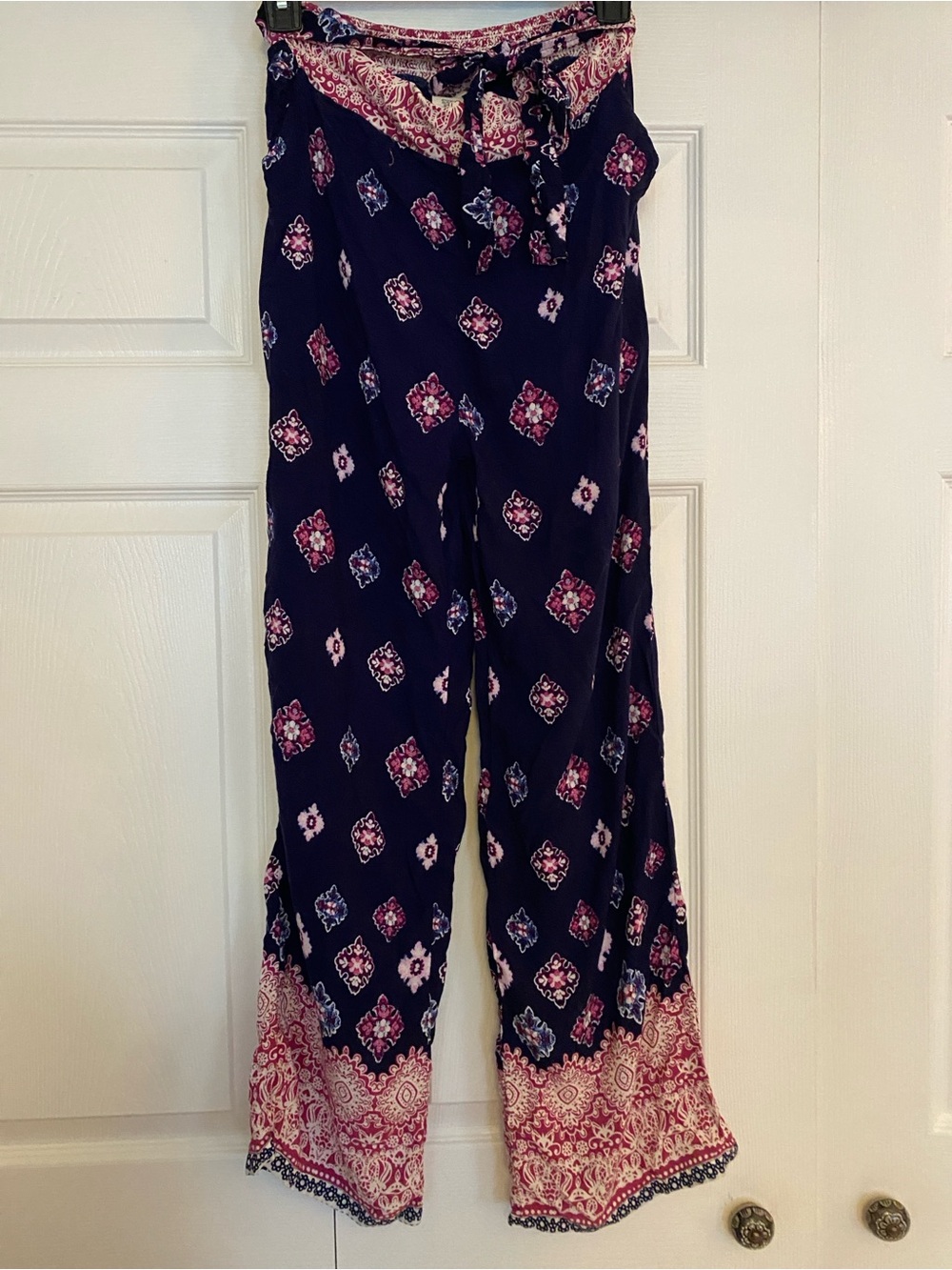 shosho Navy Wide-Leg Printed Pants with Pink Trim